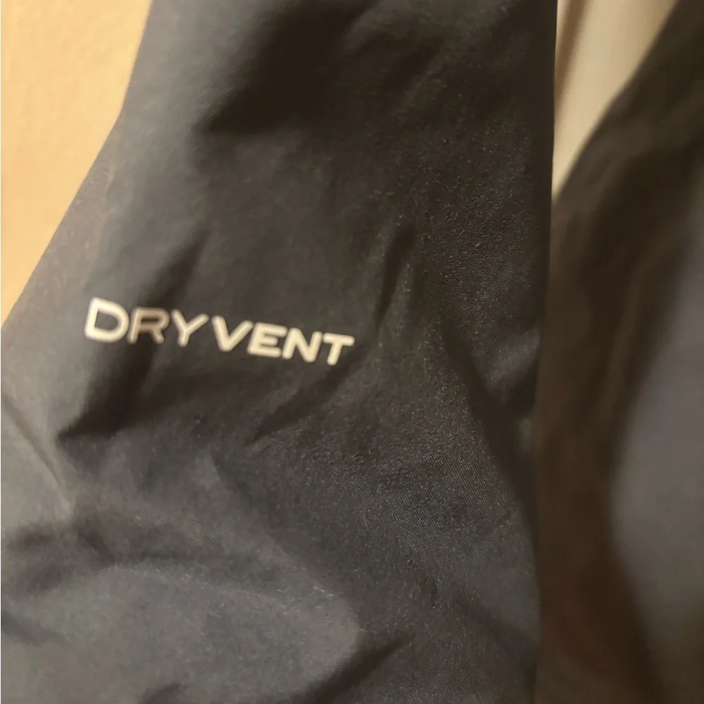 The North Face woman’s  Dark Gray dry vent Jacket 2 pieces - Picture 6 of 6